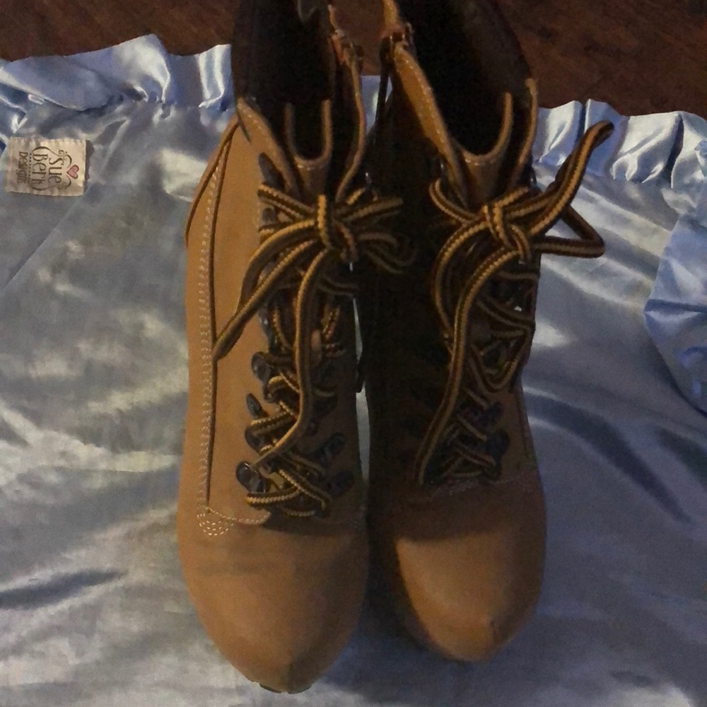 Women’s boots